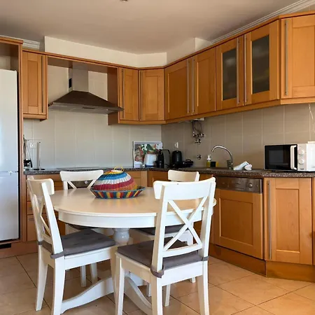 Lobo Apartment