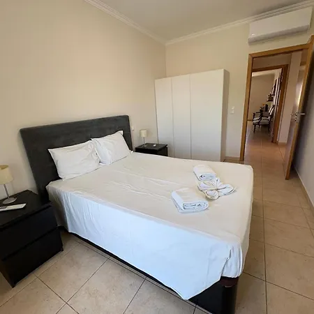 Apartment Lobo